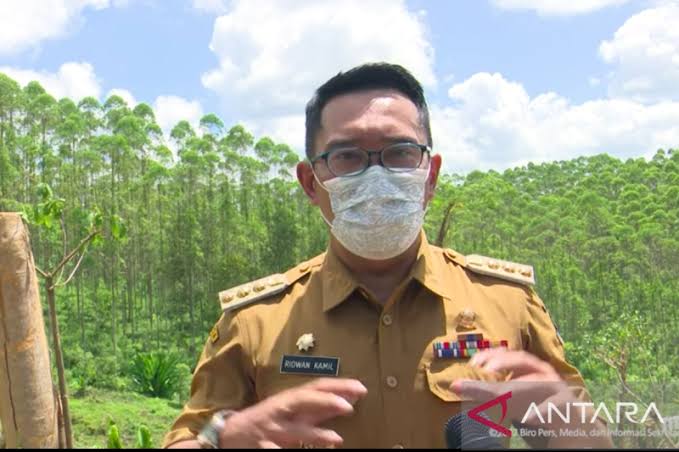 Gubernur Jabar Ridwan Kamil