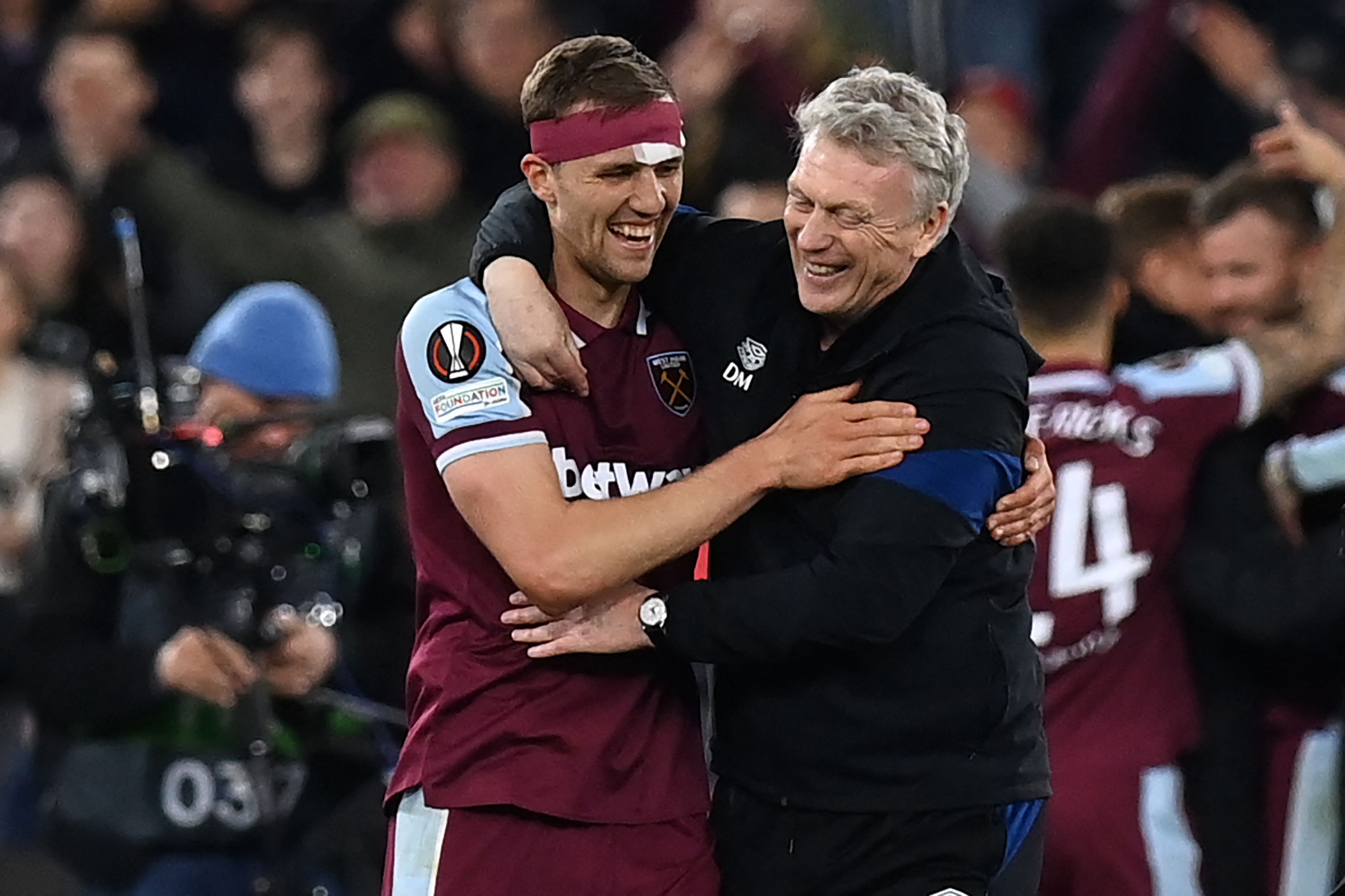 Manajer West Ham David Moyes meluapkan kegembiraanya usai mengalahkan Sevila dan lolos ke ke perempat final Liga Europa 2022.
