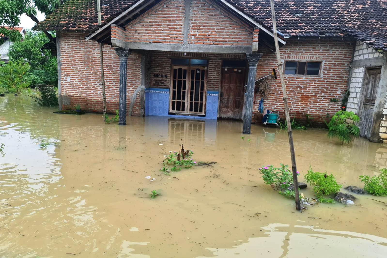 Kondisi Banjir merendam rumah warga di Desa Ketitang Wetan, Kecamatan Batangan, Kabupaten Pati, Selasa (8/3/2022).