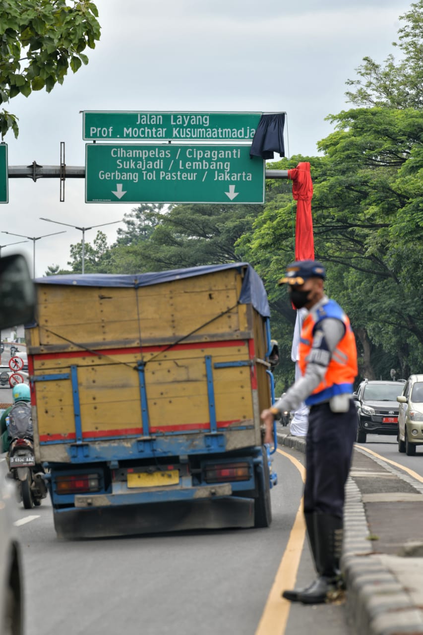 Jalan Prof Dr Mochtar Kusumaatmadja menggantikan nama Jalan Layang Pasupati