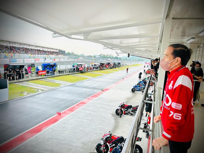 Presiden Joko Widodo saat menyaksika MotoGP Mandalika