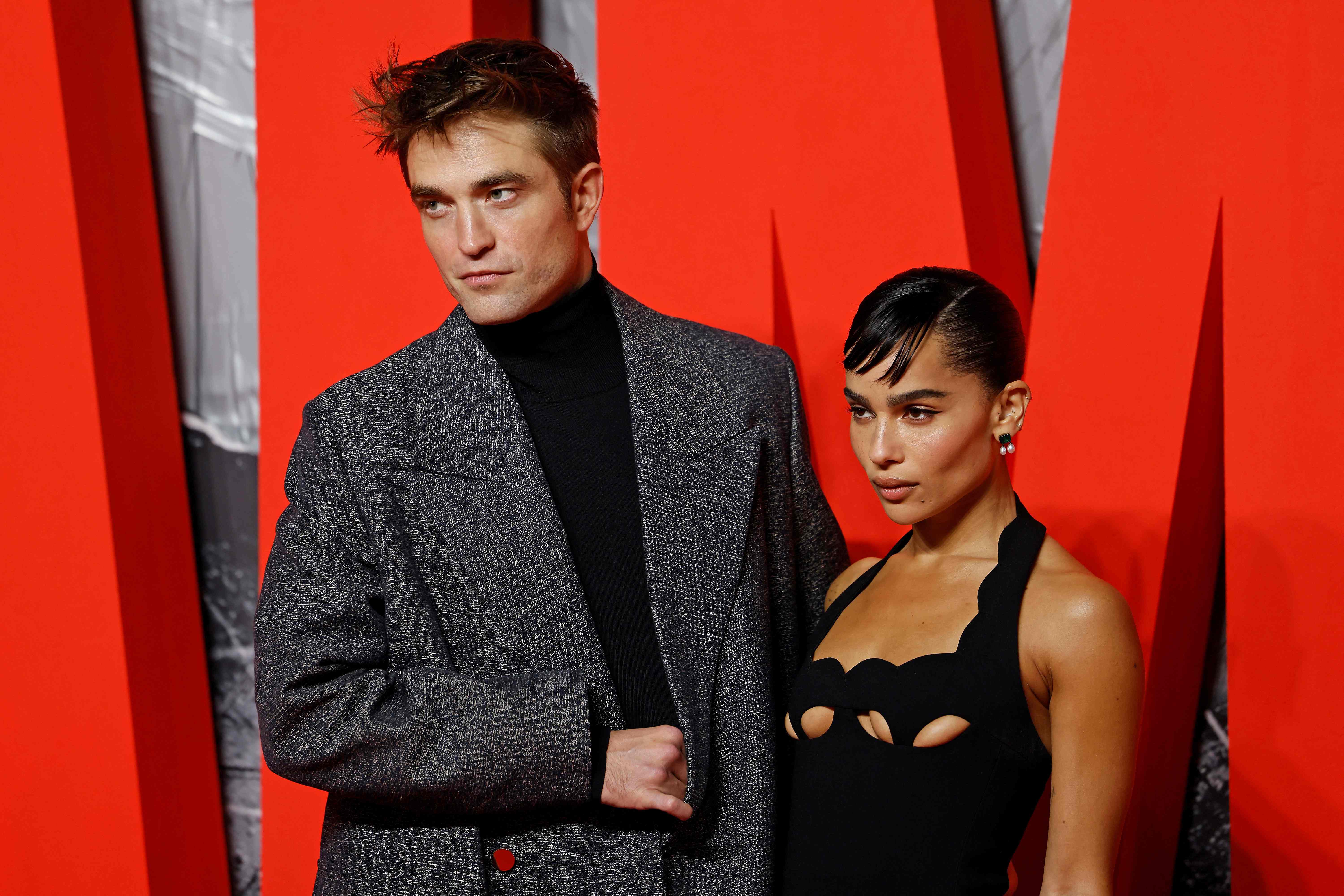 Aktor Robert Pattinson (kiri) dan Zoe Kravitz