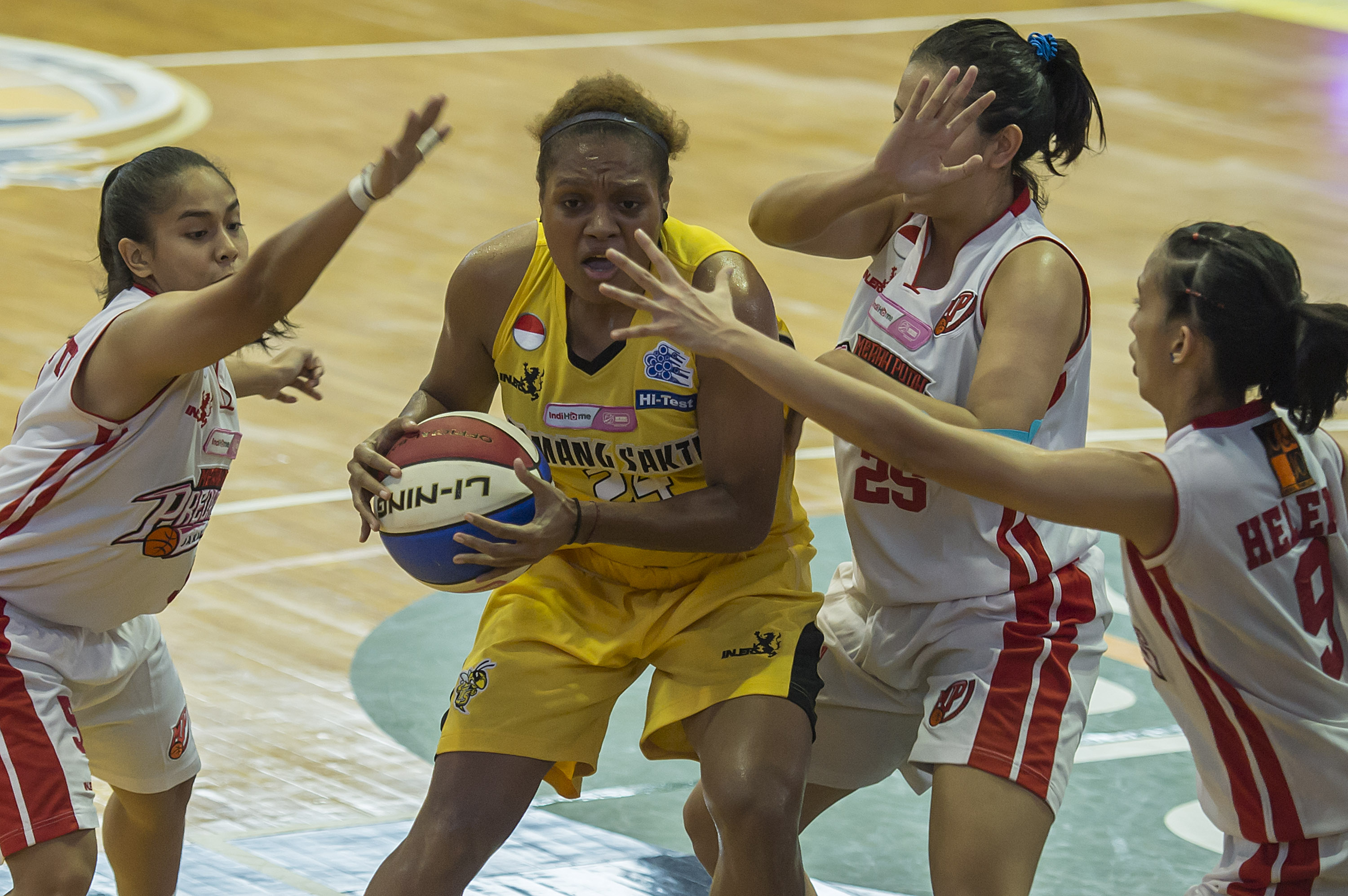 Laga antara Tomang Sakti Mighty Bees melwan Merah Putih Predators di ajang Liga Bola Basket Nasional Putri (WNBL), 2015 lalu.