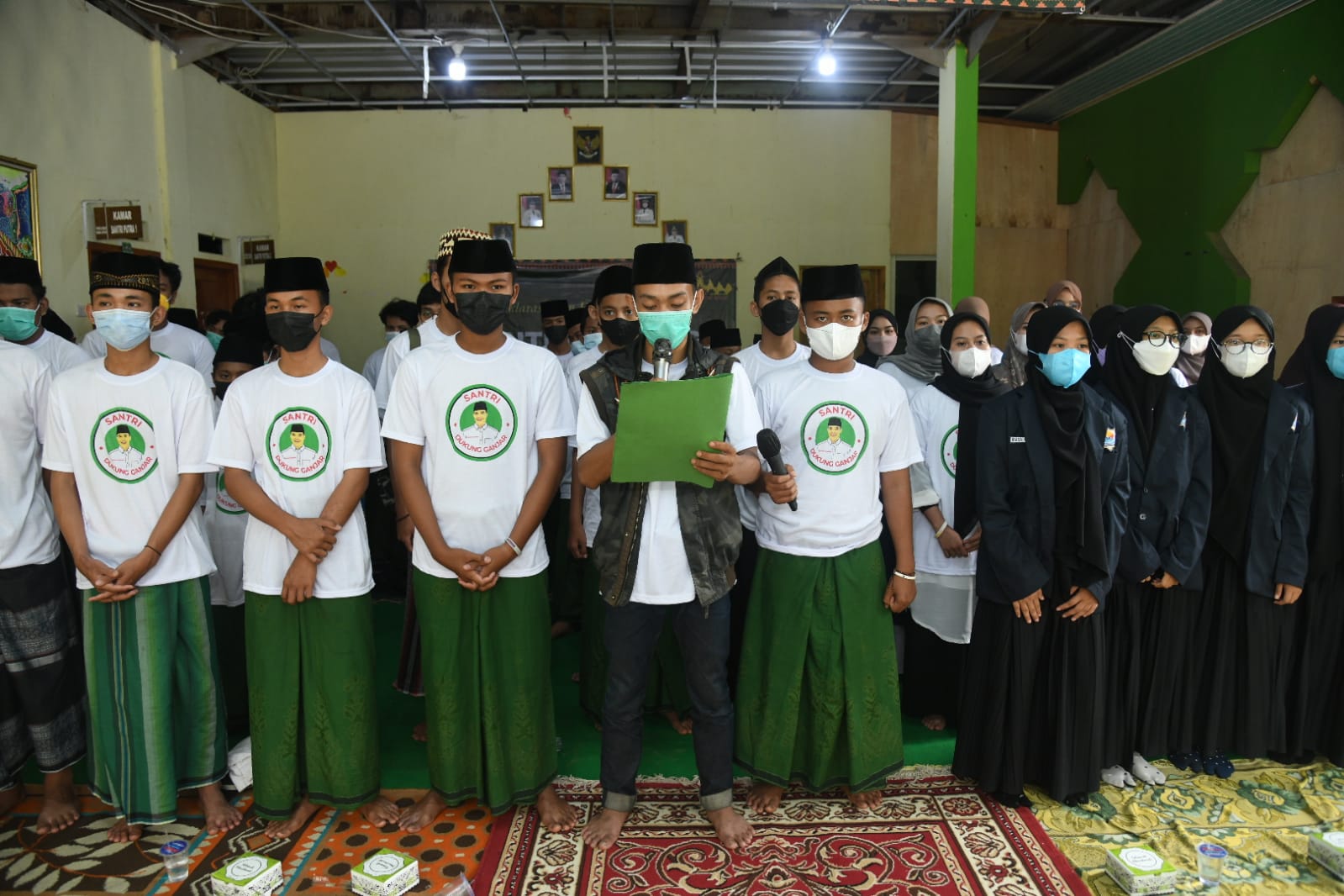 Ratusan Santri Bandar Lampung Gelar Deklarasi Sembari Bakti Sosial