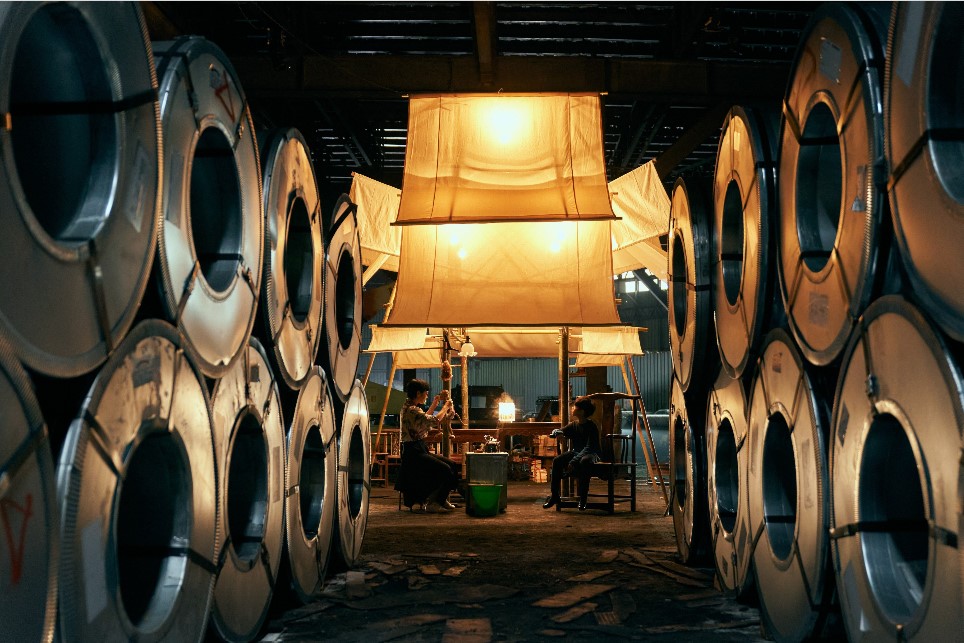 Cuplikan adegan dari serial Twisted Strings