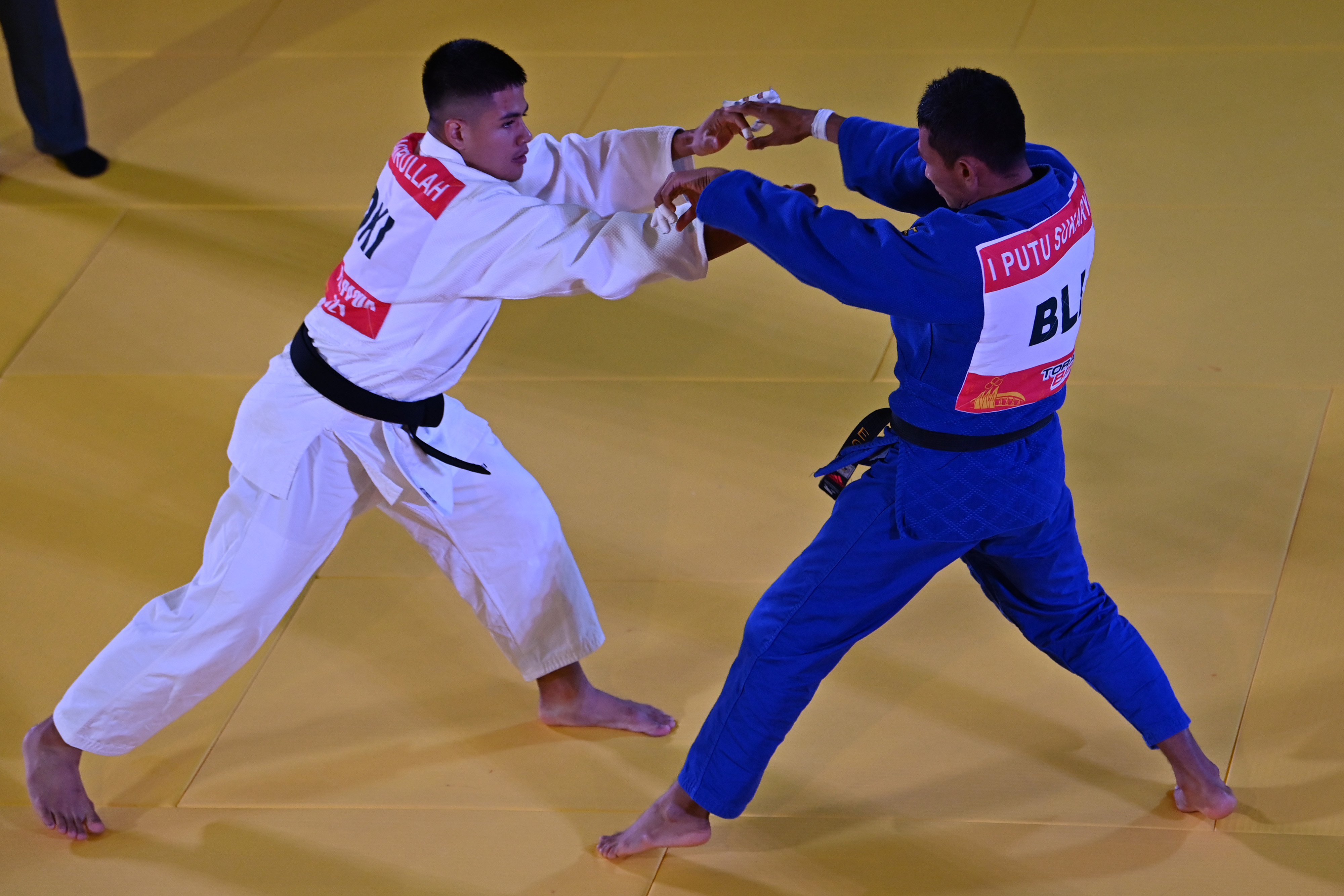 Atlet Judo saat bertanding di PON Papua.