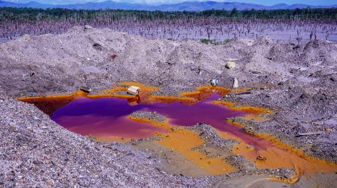 DAMPAK Merkuri: Penambangan emas ilegal menggunakan merkuri di Gunung Batok, Pulau Buru mengakibatkan kerusakan lingkungan seluas 40 hektar.