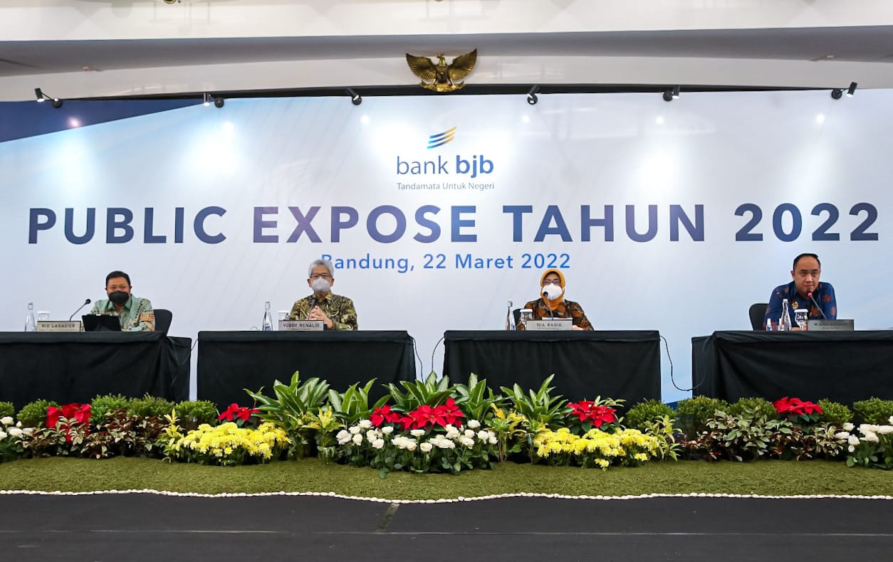 Direksi Bank BJB saat menyampaikan ekspose publik di Bandung