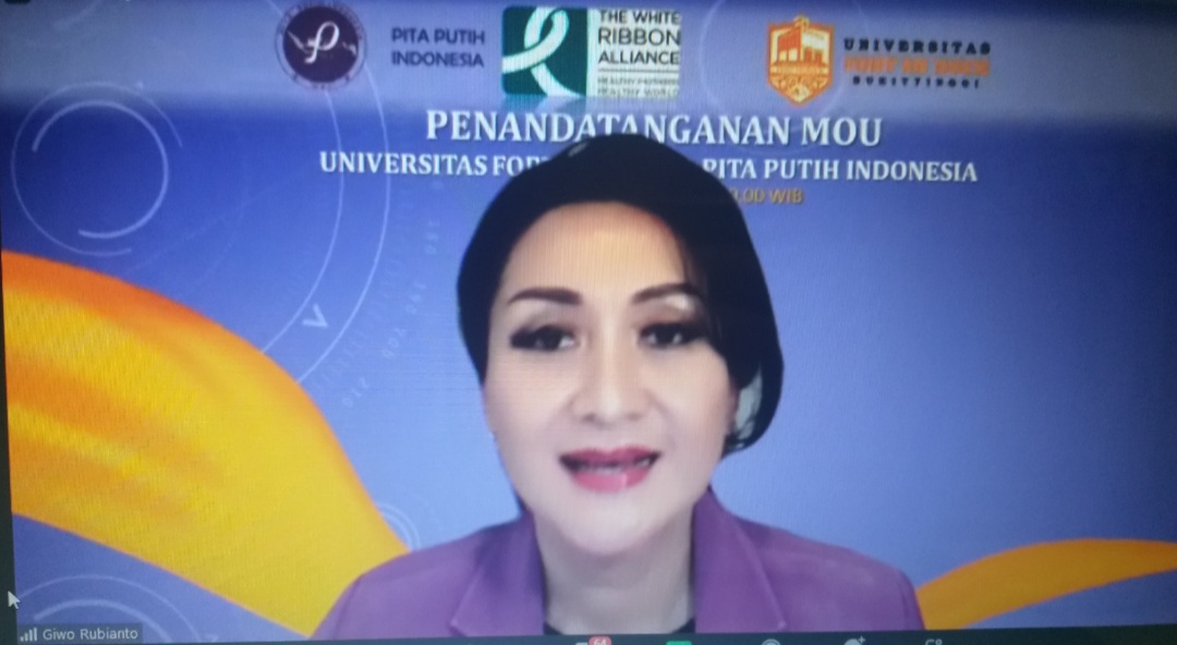 Ketua Umum PPI, Giwo Rubianto Wiyogo, dalam penandatanganan nota kesepahaman dengan Universitas FDK