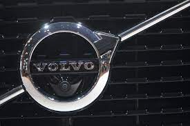 Volvo Tangguhkan Pengiriman Mobil ke Rusia