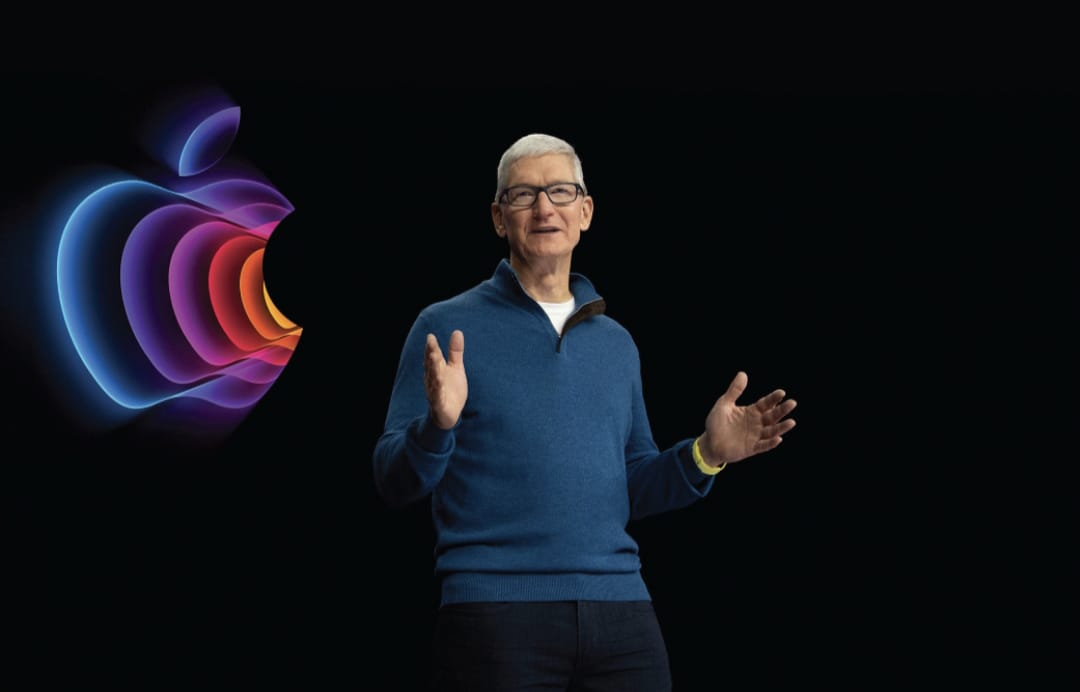 CEO Apple, Tim Cook, mengumumkan berbagai produk dan fitur baru yang dirilis Apple di 2022.