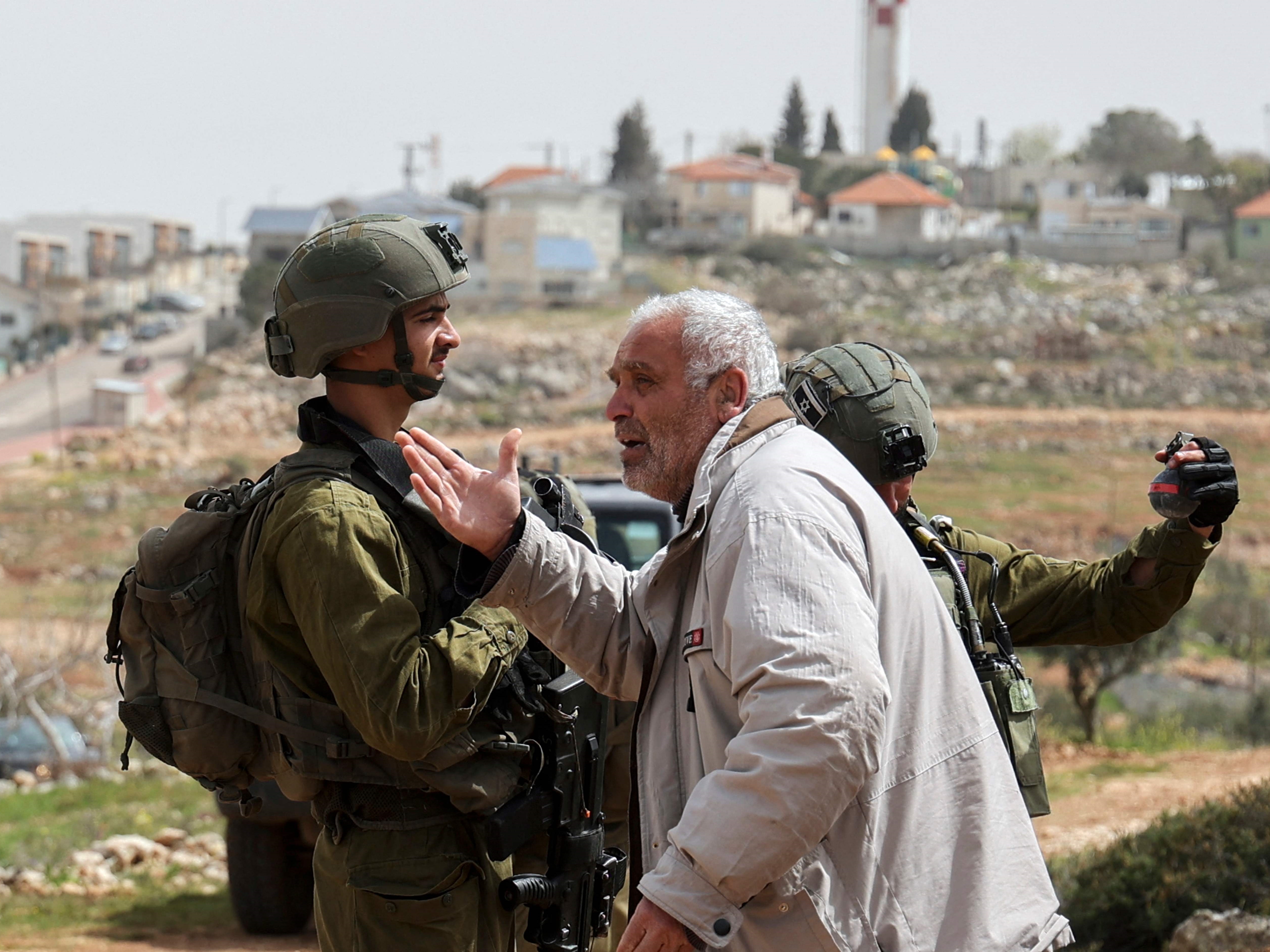 Dengarkan Musik Arab, Dua Mahasiswa Palestina Ditahan Israel