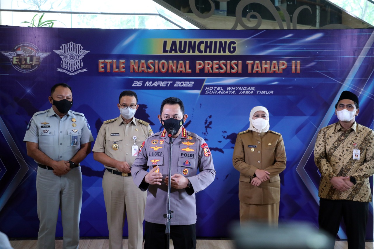 KAPOLRI Jenderal Pol Listyo Sigit Prabowo meresmikan program tilang elektronik atau elektronic traffic law enforcement (ETLE), di Surabaya, 