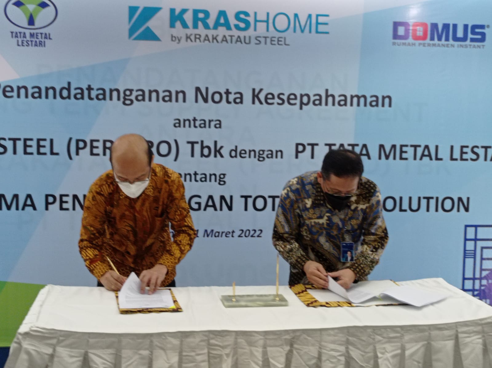 Penandatanganan MoU antara PT Krakatau Steel dan PT Tata Metal Lestari 