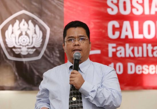 Dekan Fakultas MIPA Universitas Padjadjaran Prof. Dr. Iman Rahayu, M.Si.,