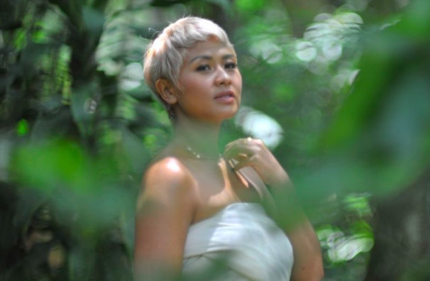 Lagu Satu Cinta Dinyanyikan Ulang Dira Sugandi