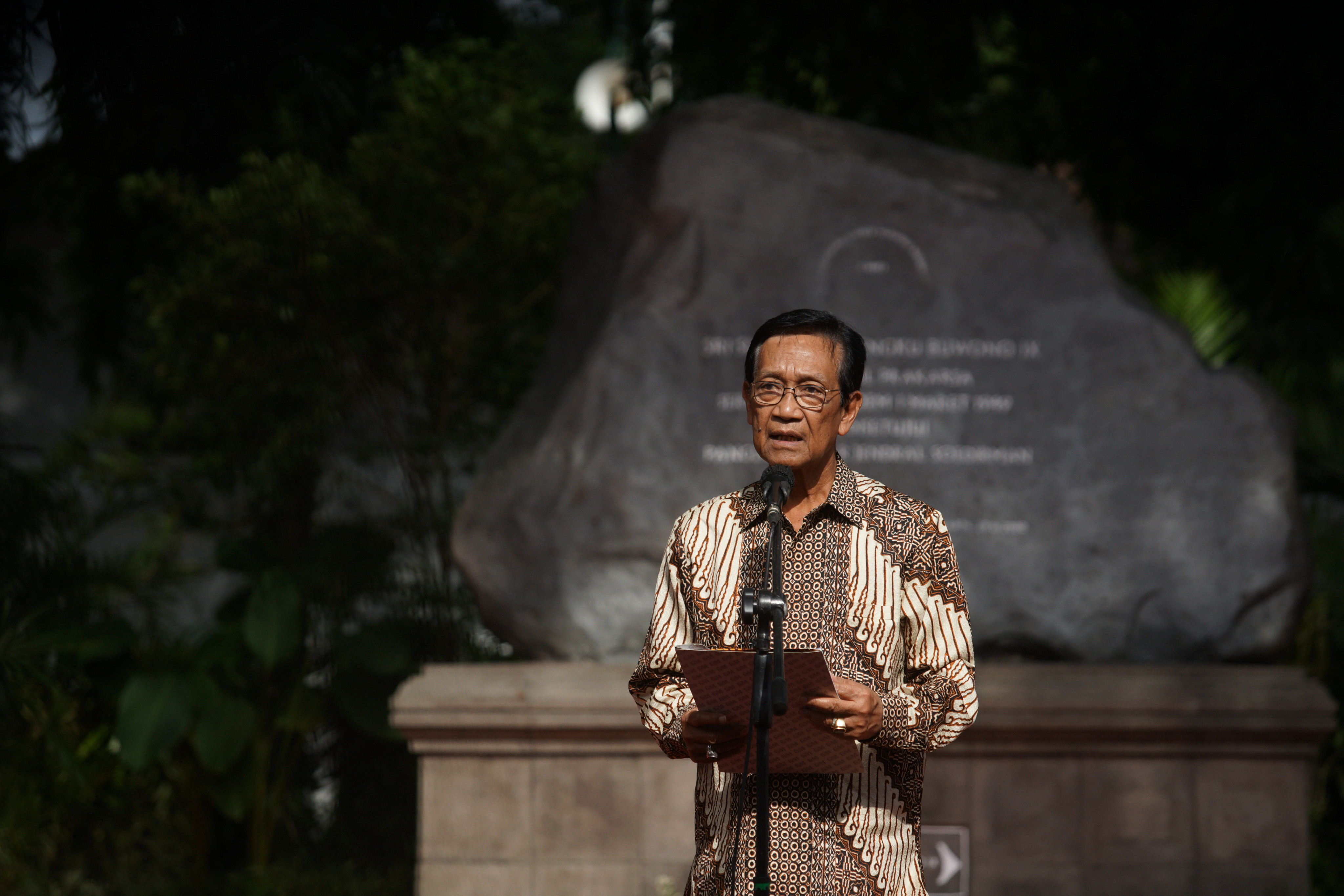 Gubernur DI Yogyakarta Sri Sultan HB X dalam suatu acara.