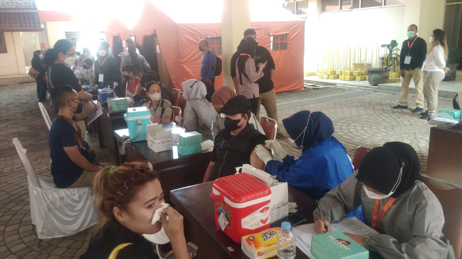 Vaksinasi yang digelar KPID Jawa Barat bersama pemangku kepentingan lainnya