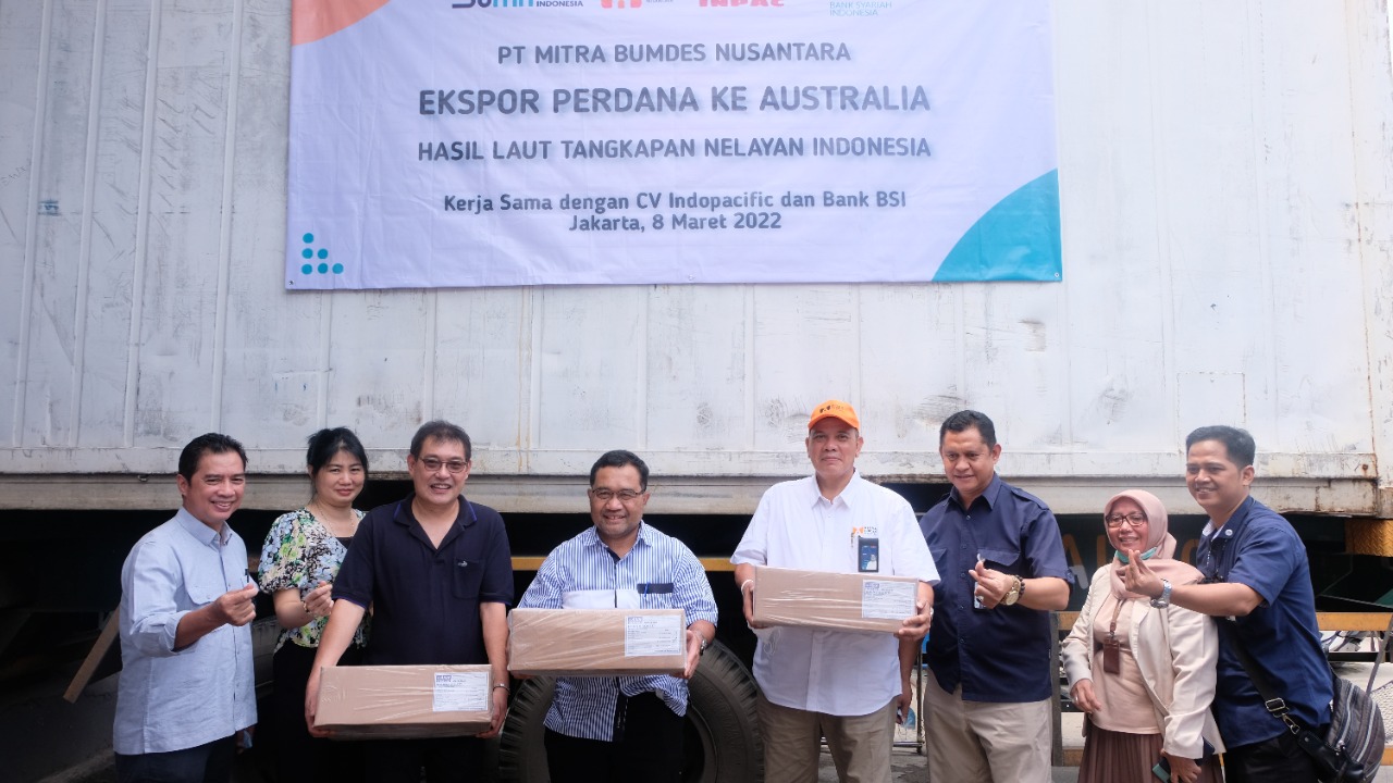 Ekspor perdana cumi tangkapan nelayan Indonesia ke Australia, Selasa, 8/3) 