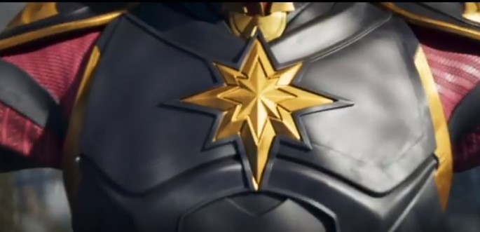 Logo bintang di dada Gatotkca dalam film Satria Dewa: Gatotkaca.