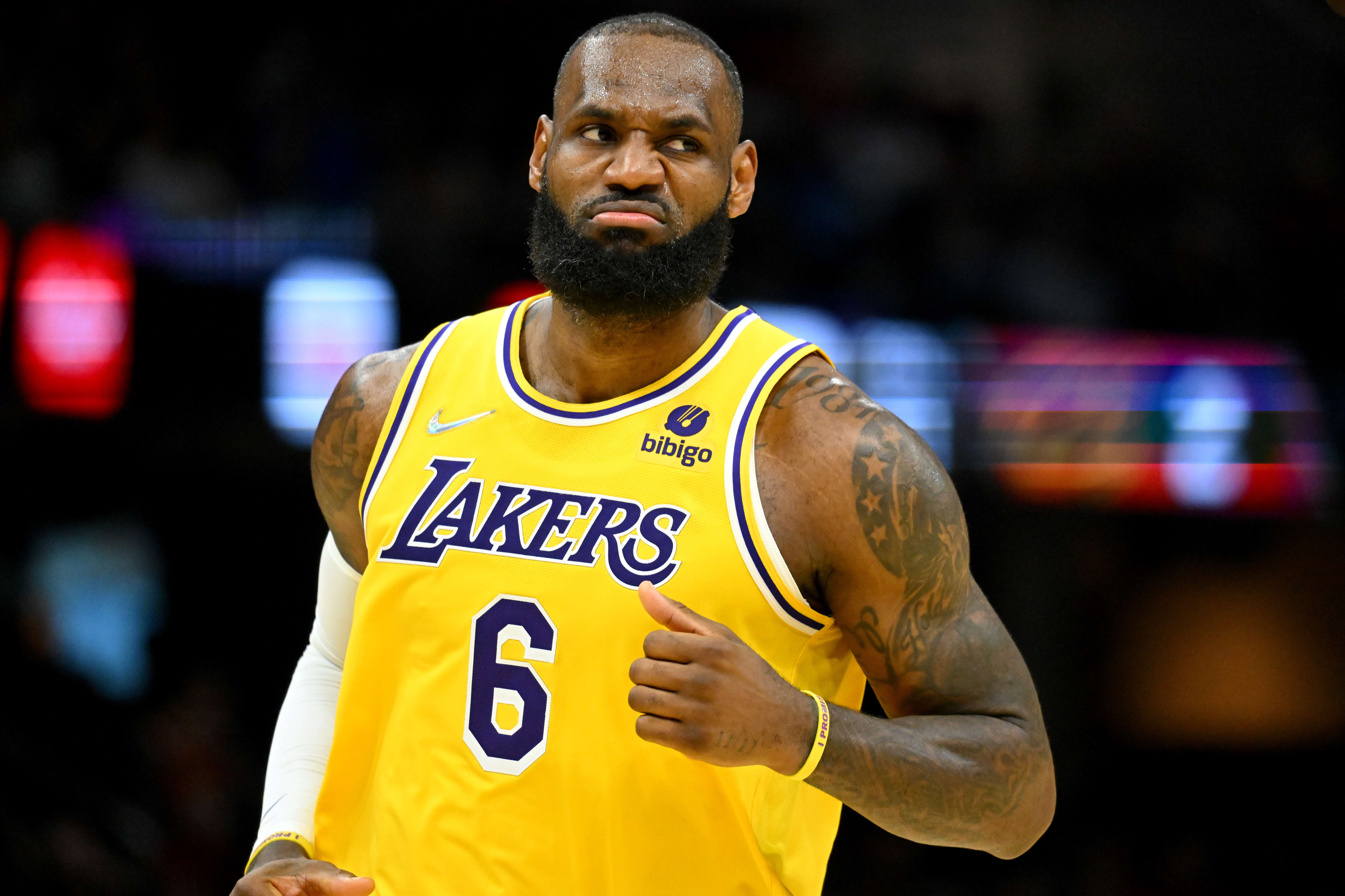 Bintang Los Angeles Lakers LeBron James