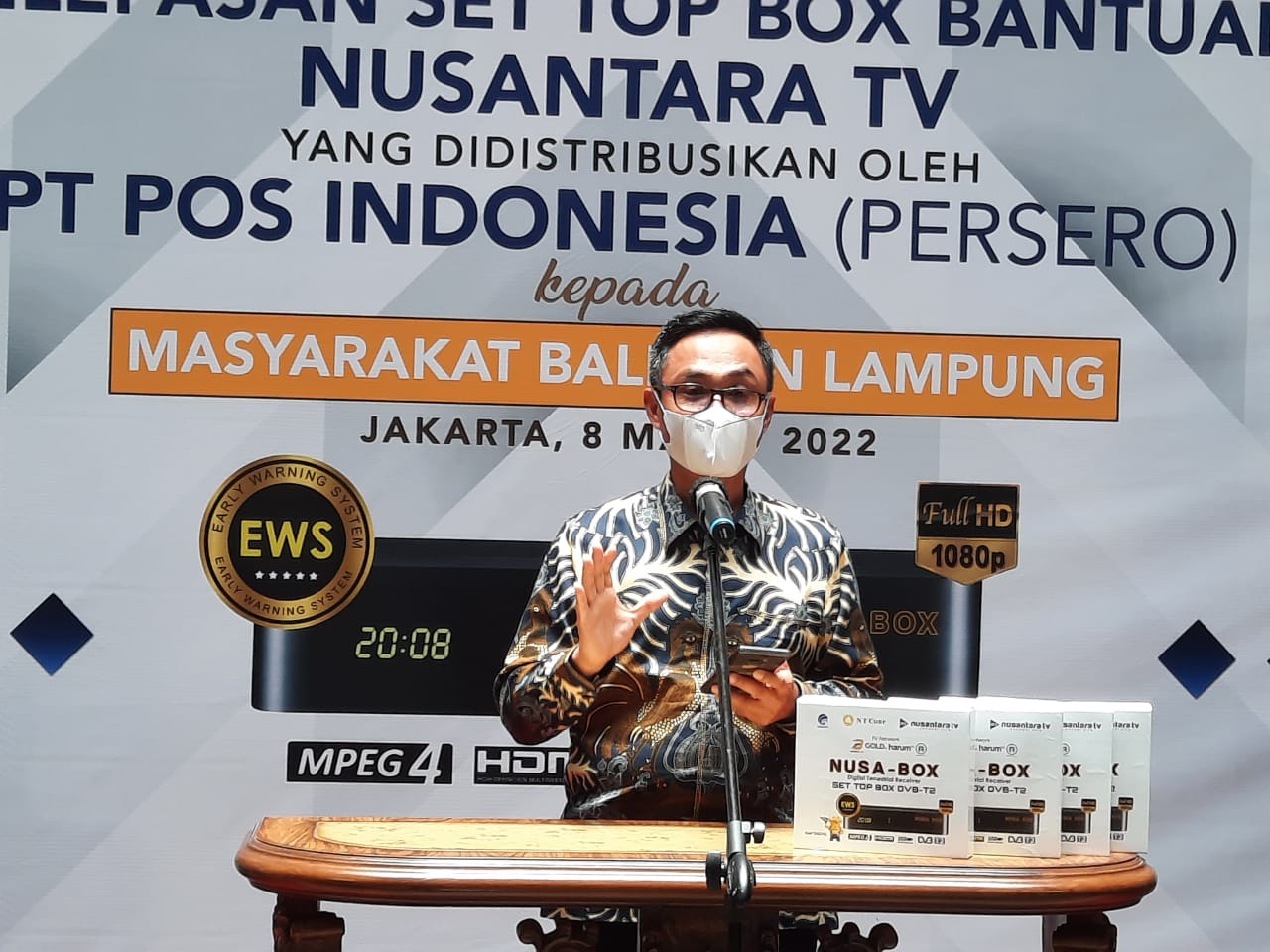 Direktut Utama PT.Pos Indonesia, Faizal Rochmad Djoemadi, saat melepas pengiriman perdana STB ke Bali dan Lampung, Selasa (7/3/2022)