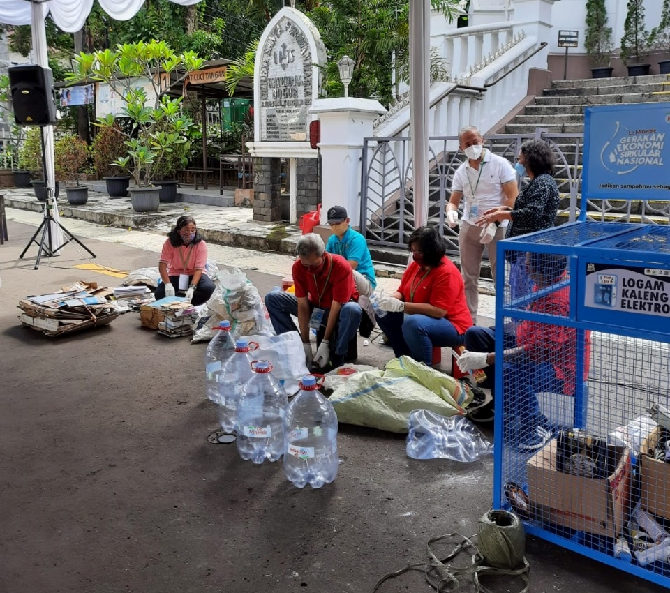 Peluncuran Gerakan Kolekte Sampah Indonesia pada Kamis (3/3) di Gereja Katolik Paroki BMV Katedral Bogor, Jawa Barat.