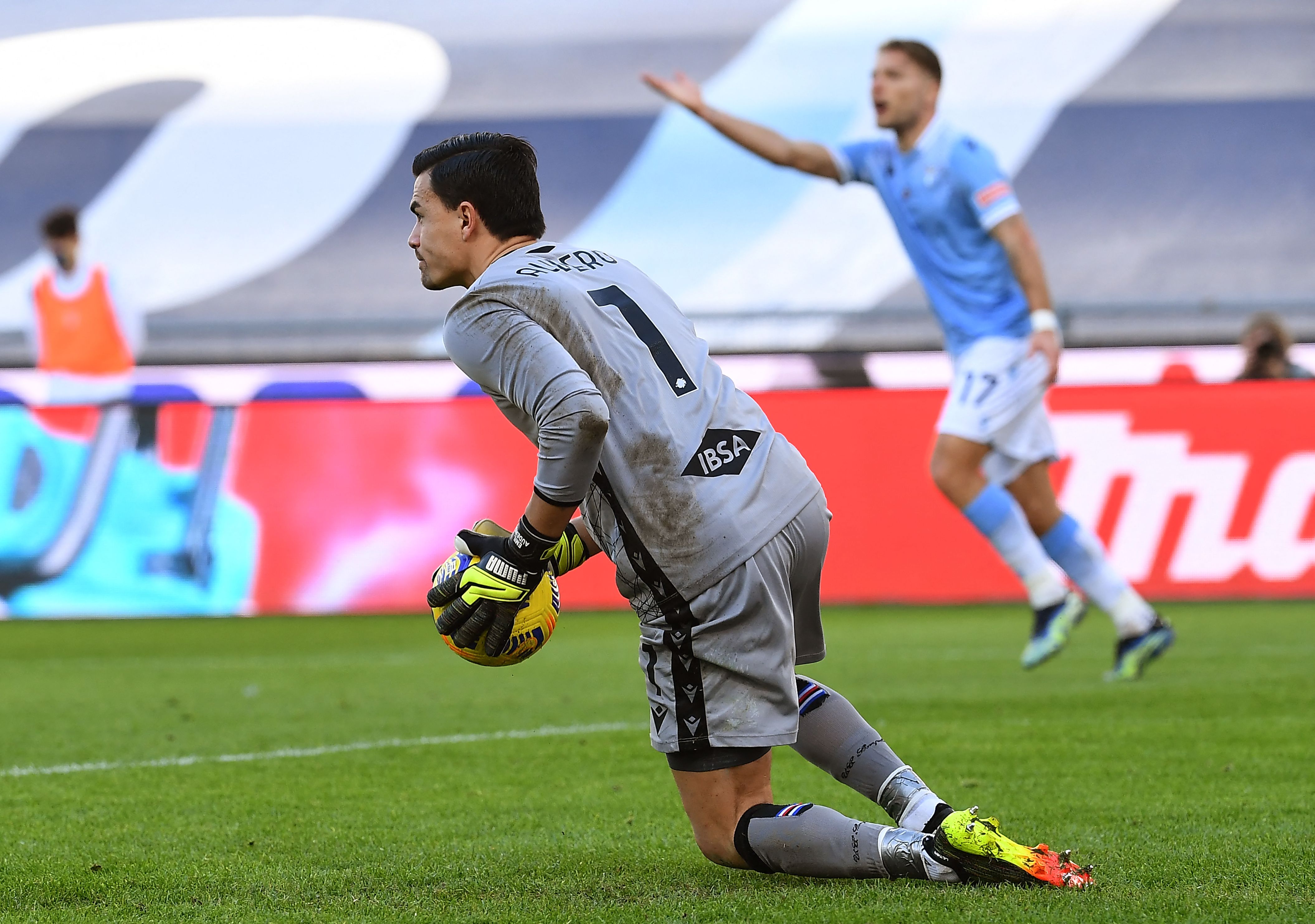 Penjaga gawang Sampdoria Emil Audero Mulyadi