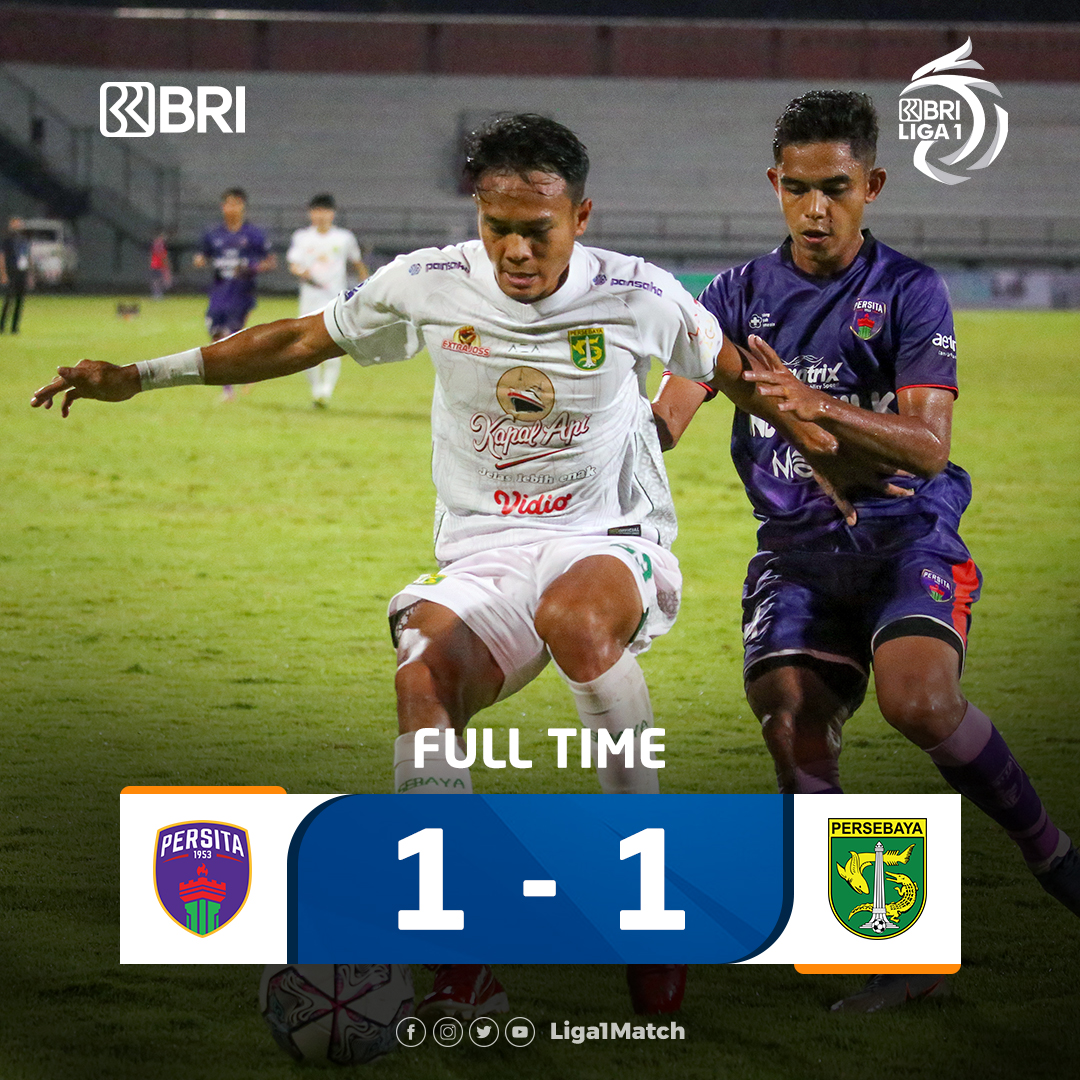 Laga Persebaya lawan Persita