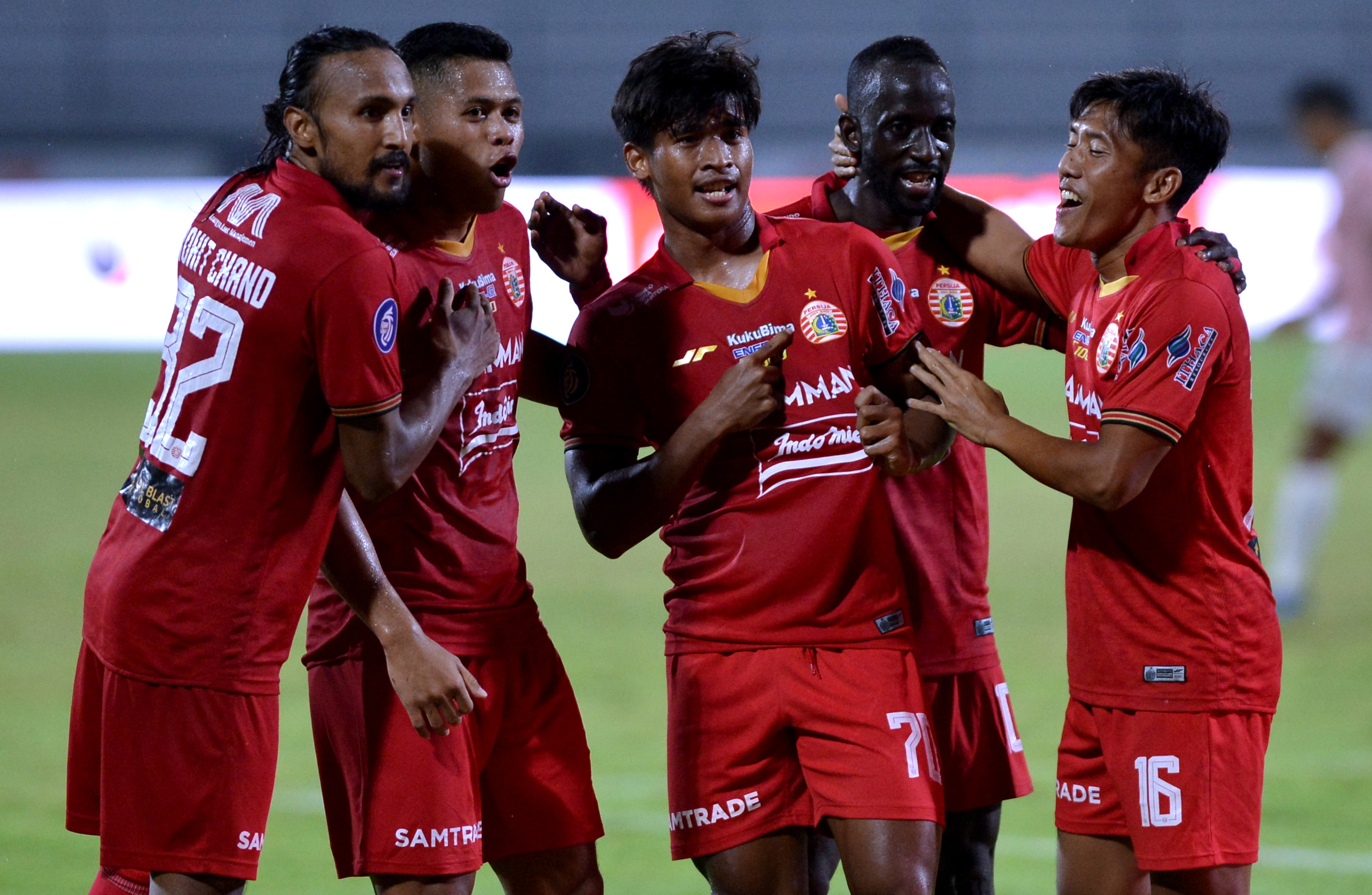 Para pemain Persija Jakarta saat berhasil mengalahkan Persik Kediri dengan skor 2-1.