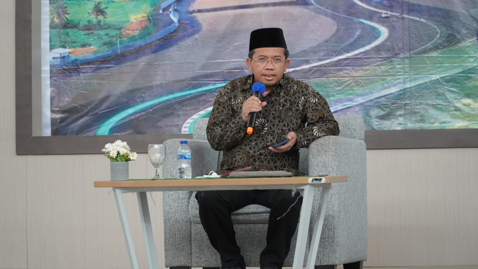 Sekjen Organisasi Alumni Al-Azhar Internasional (OIAA) Cabang Indonesia, Muchlis M Hanafi