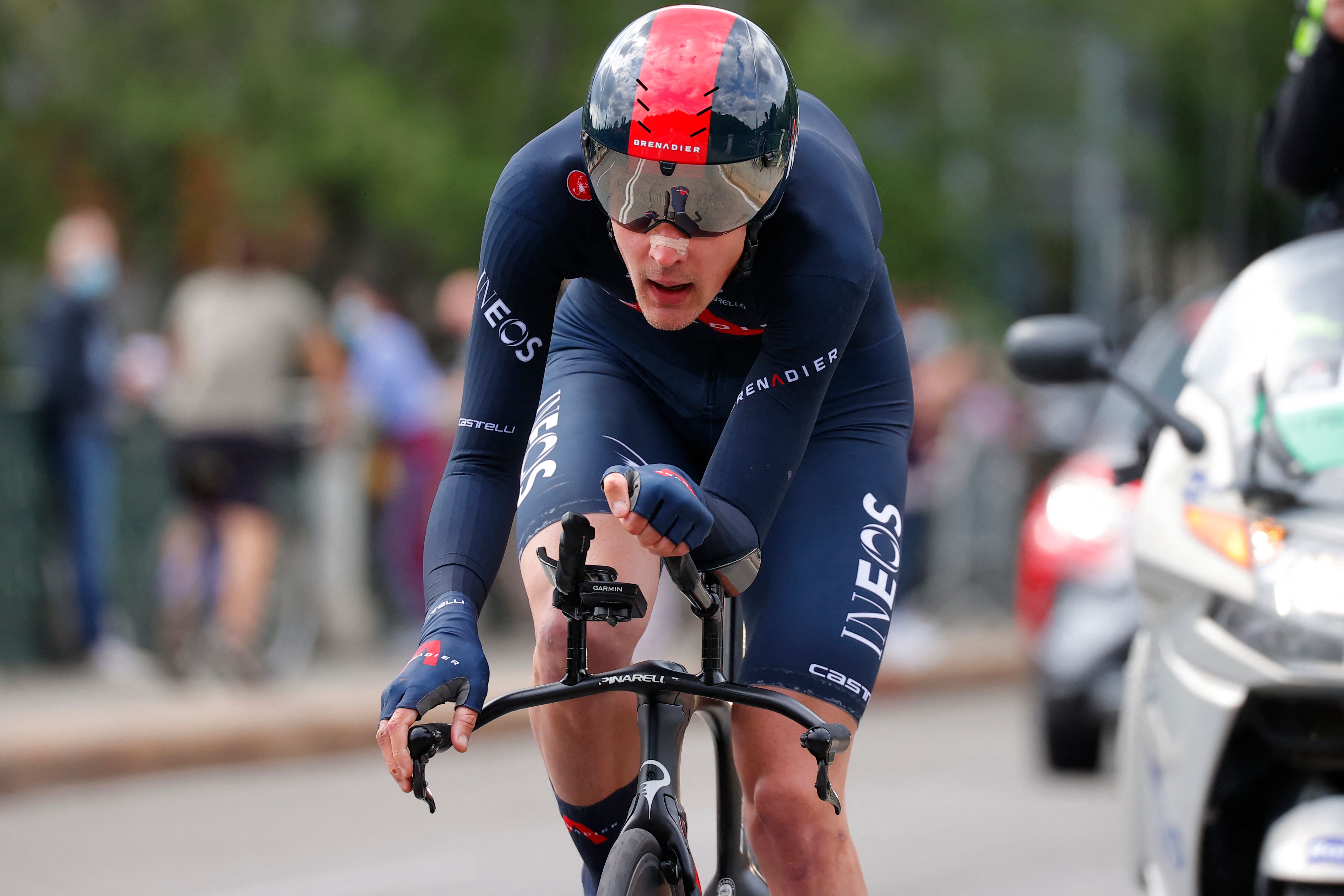 Pembalap Rusia yang membela tim Ineos, Pavel Sivakov.