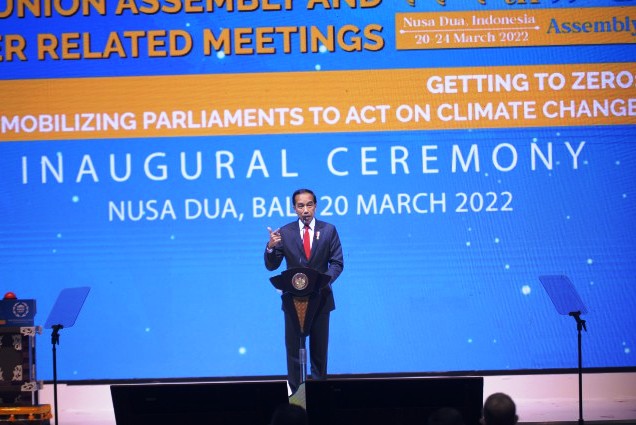 Presiden Republik Indonesia Joko Widodo saat membuka Sidang Inter-Parlimentary Union (IPU) ke-144 di BICC, Nusa Dua, Bali, Minggu (20/3).