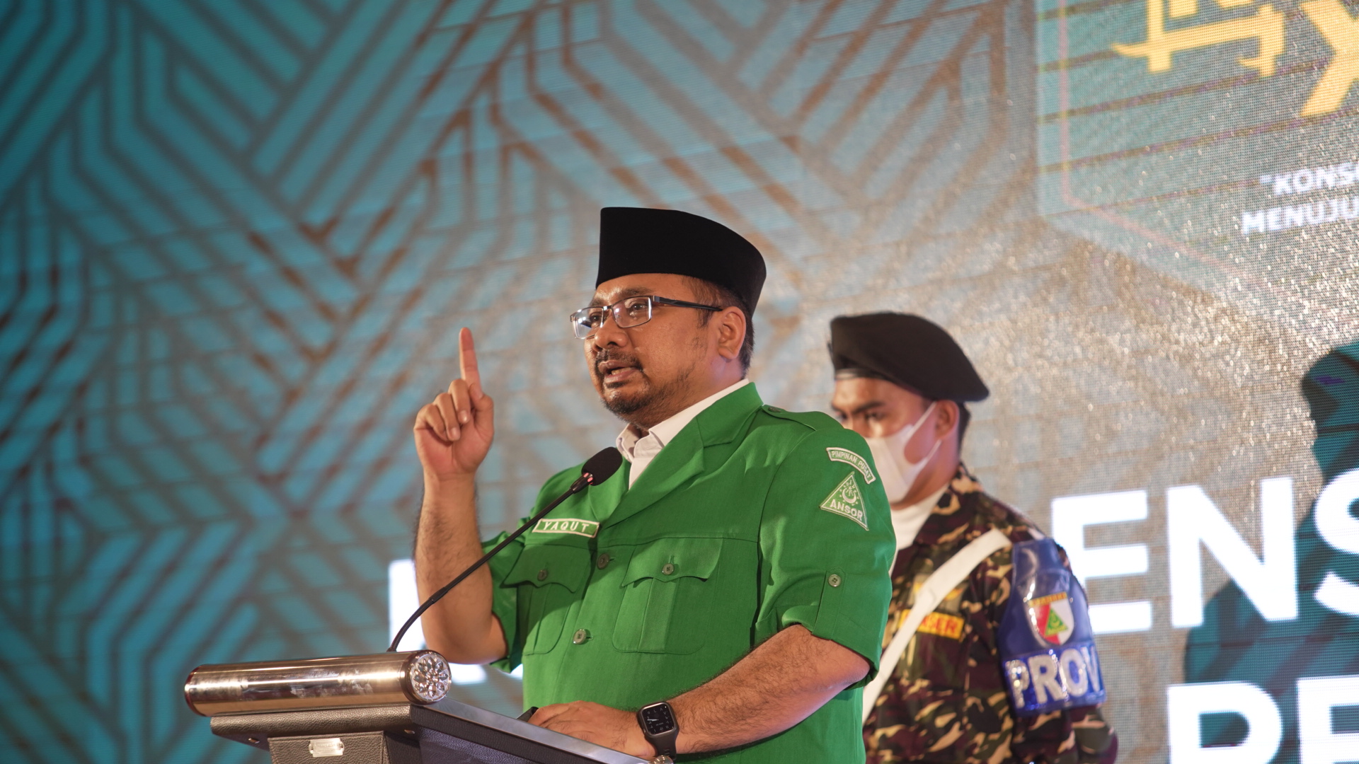 Ketua Umum PP GP Ansor sekaligus Menteri Agama H Yaqut Cholil Qoumas membuka Konferensi Besar ke-25 GP Ansor di Kalimantan Selatan.