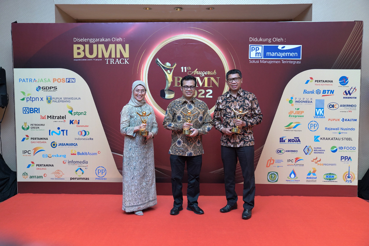 Pos Indonesia Raih 3 Penghargaan Anugerah BUMN 2022