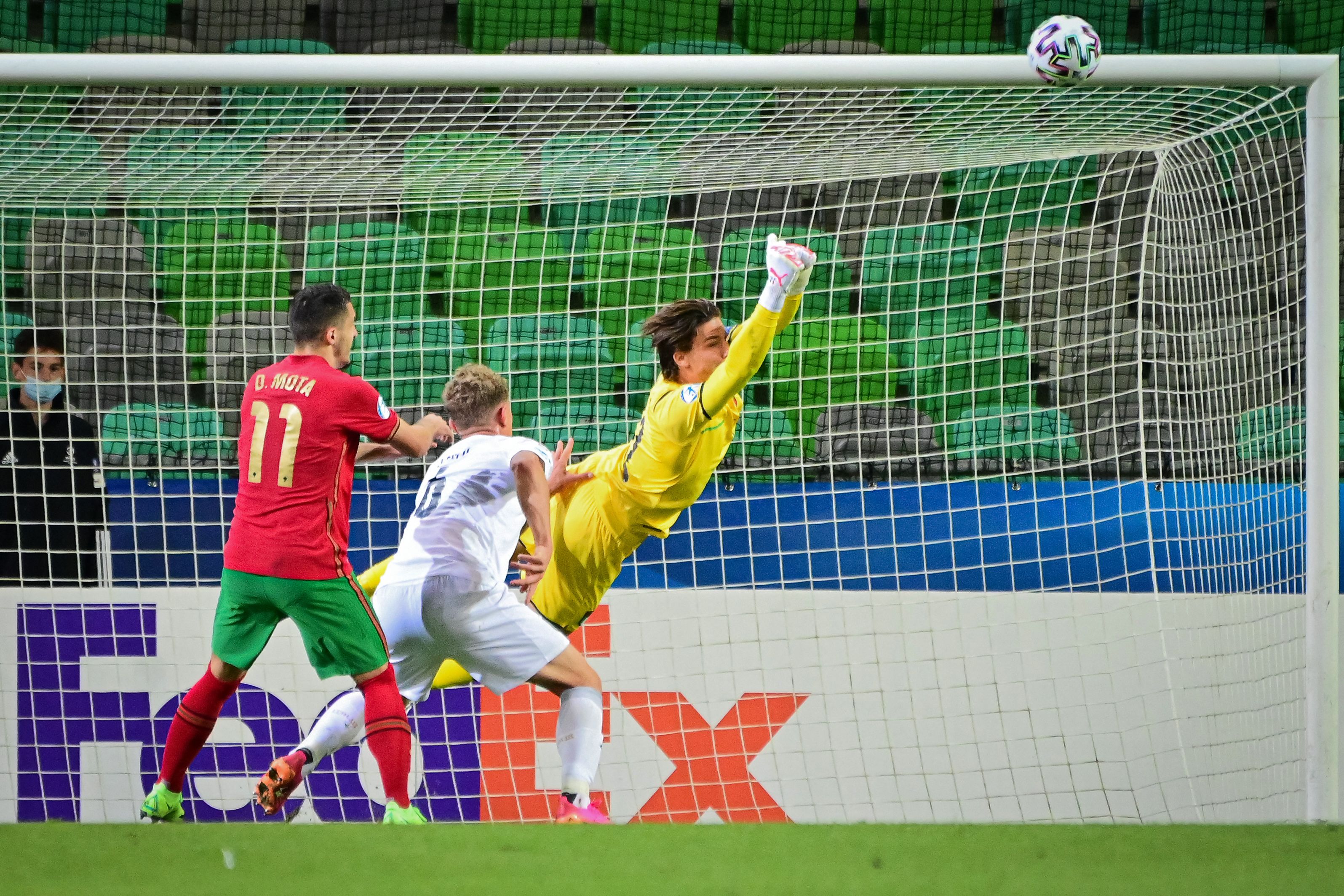 Penjaga gawnag timnas Italia U-21 Marco Carnesecchi