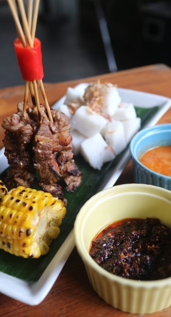 Sajian sate Shao Kao di Aston Pasteur Bandung