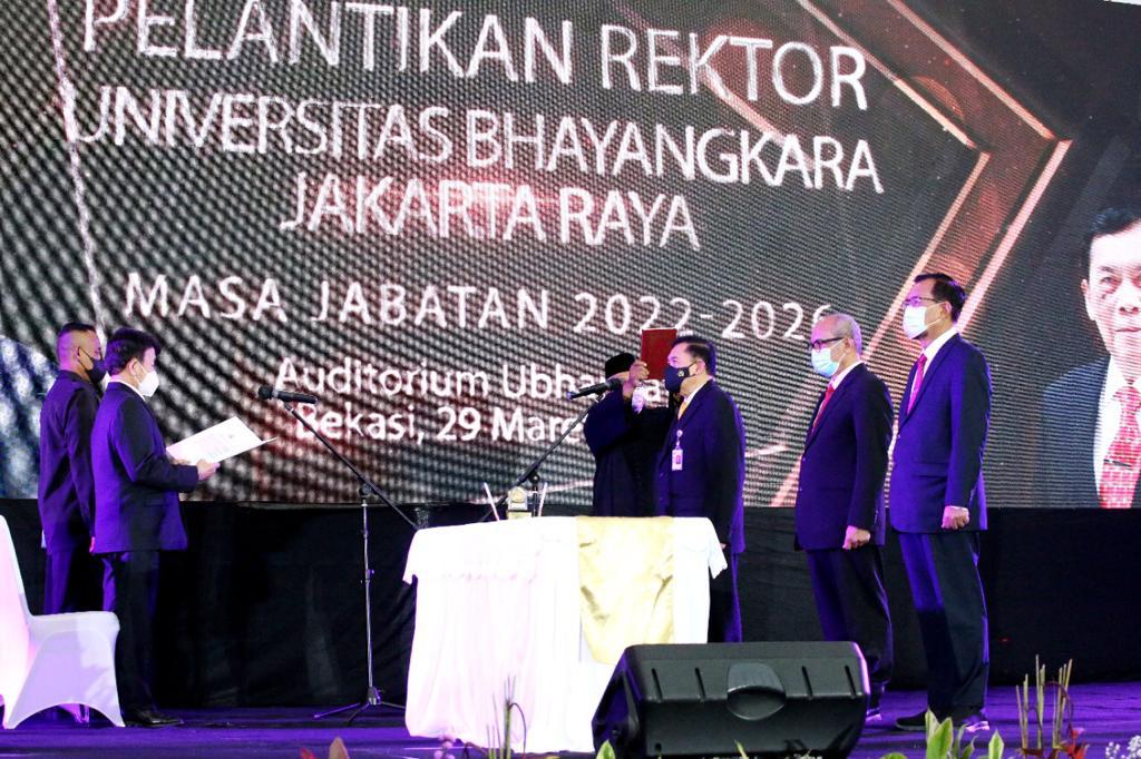 Pelantikan Bambang Karsono sebagai rektor Ubhara Jaya