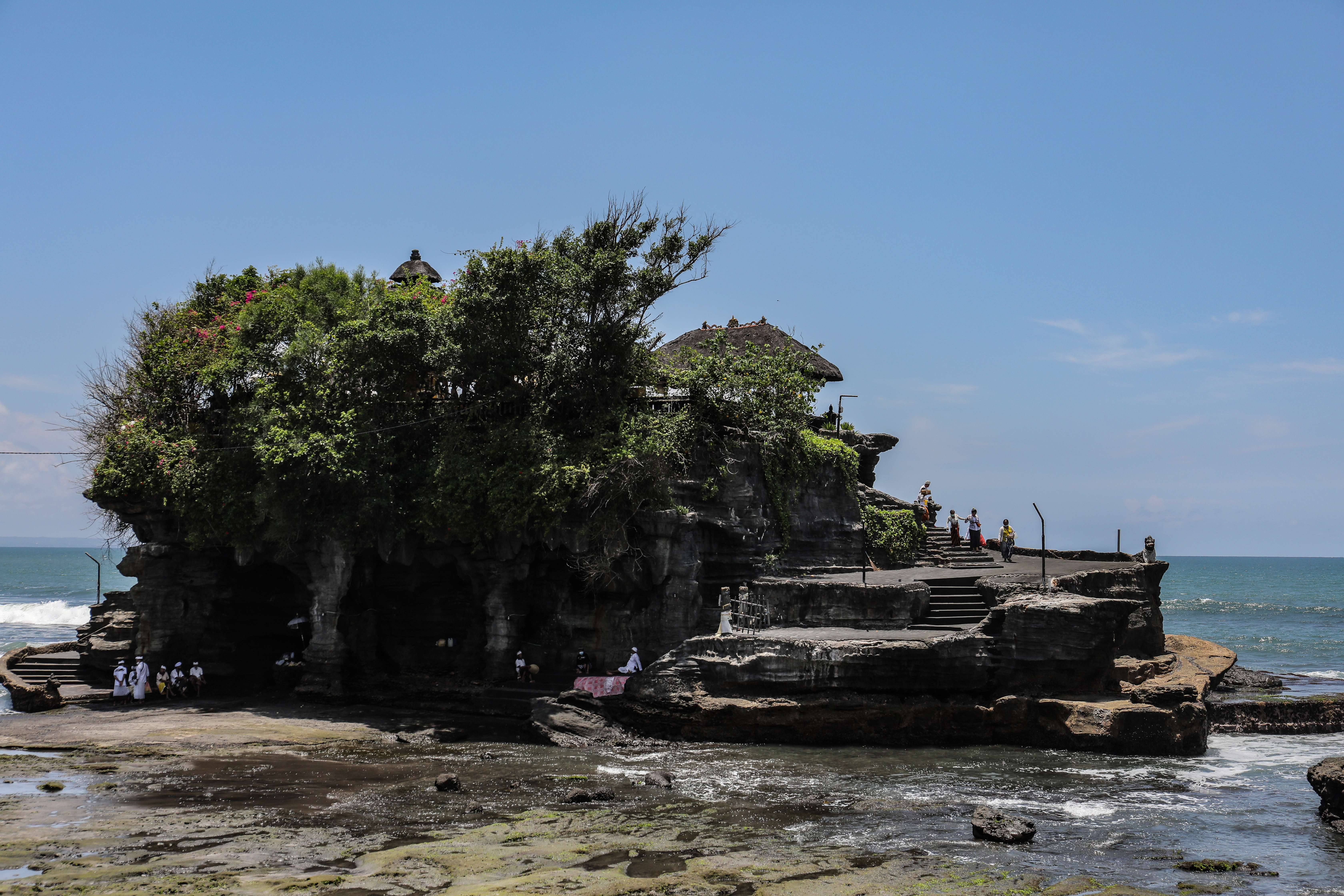 Objek wisata Tanah Lot, Bali.