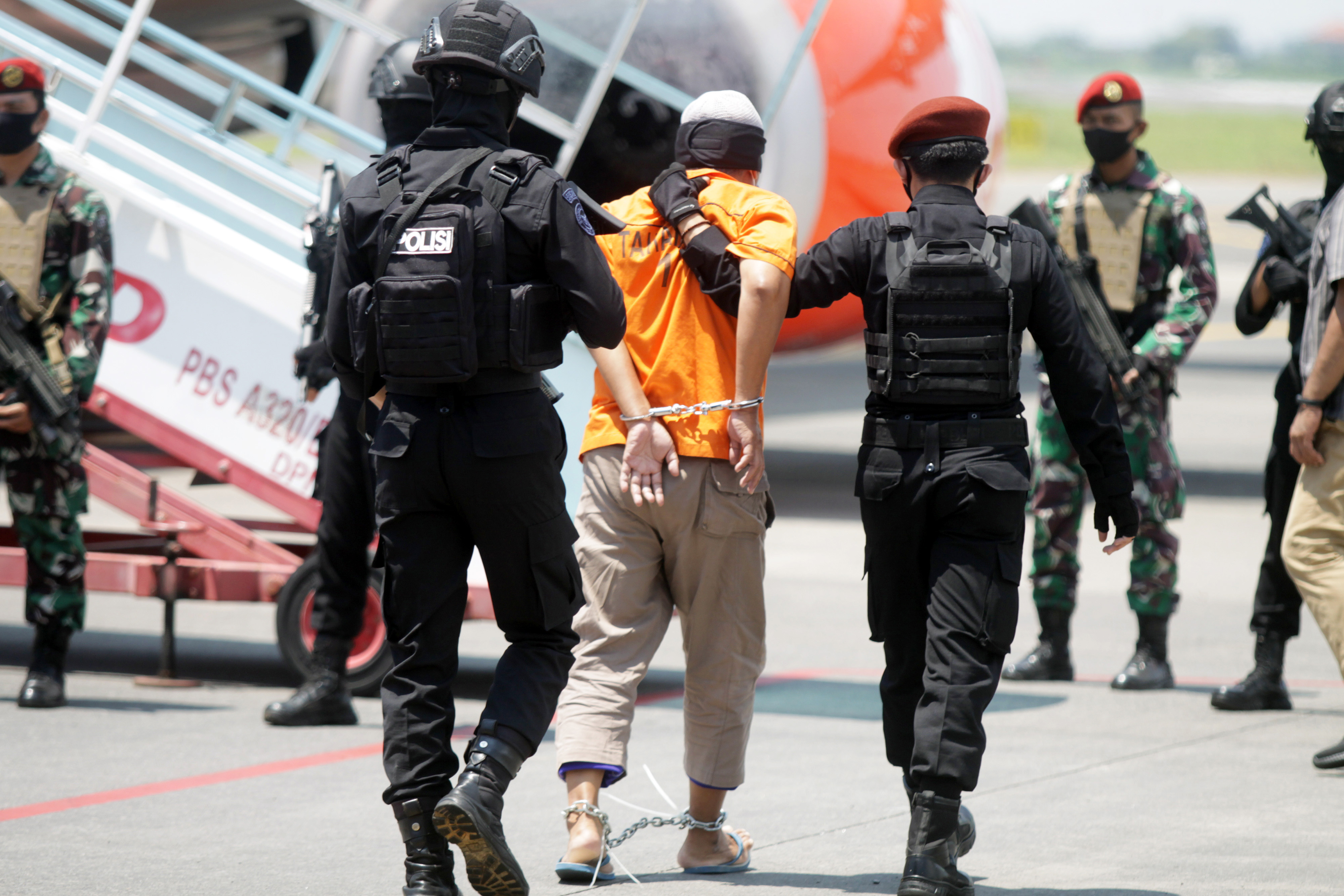 Ilustrasi penangkapan terduga teroris oleh Densus88 Anti Teror Polri