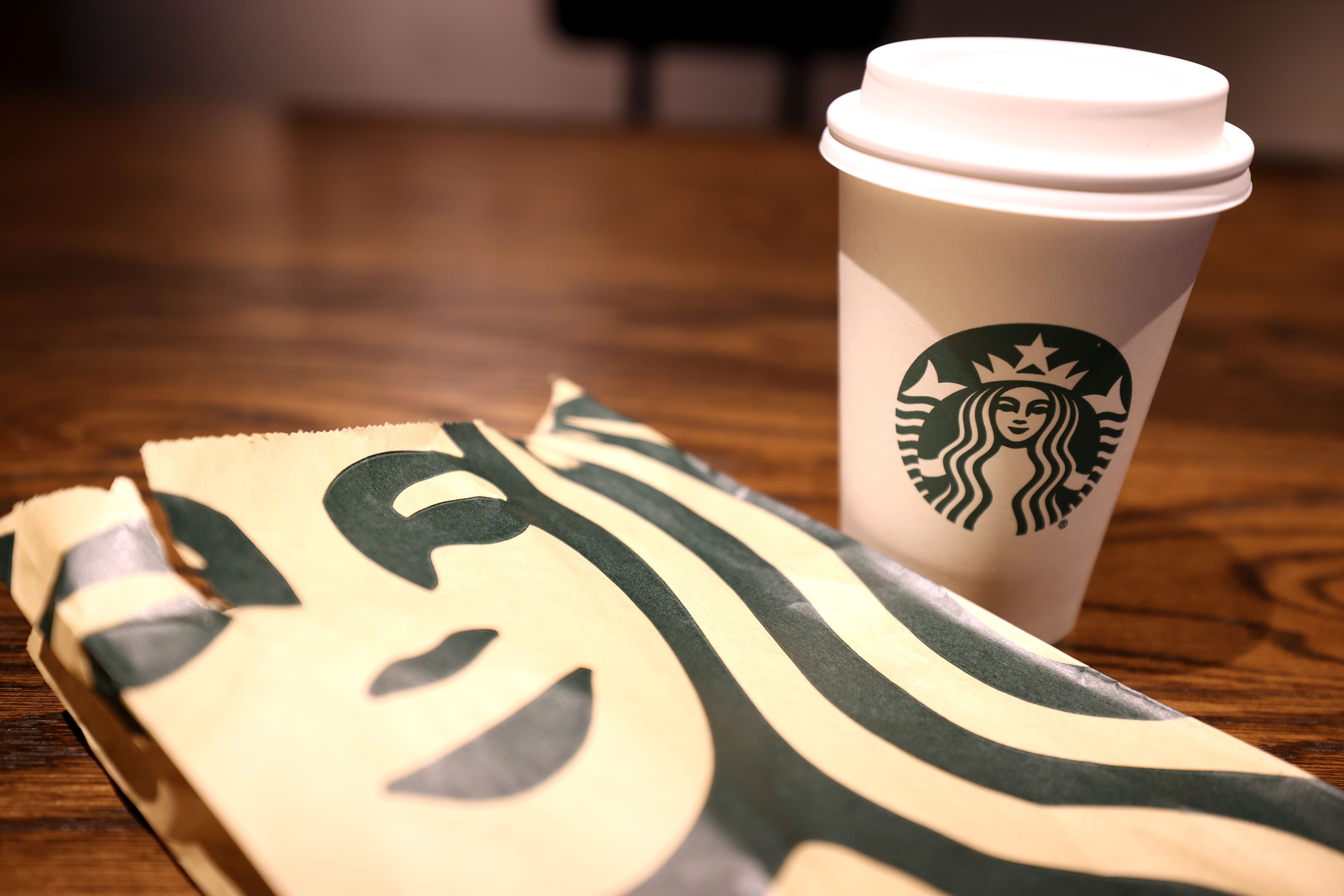 Pada akhir 2023, pelanggan akan memiliki kesempatan untuk menggunakan cangkir mereka sendiri di setiap toko Starbucks di Amerika Serikat dan