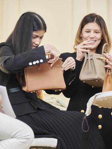 Rininta Christabella dalam gelar wicara Top Investment 2022 and How To Know Fake vs Authentic di Jakarta, pekan ini.