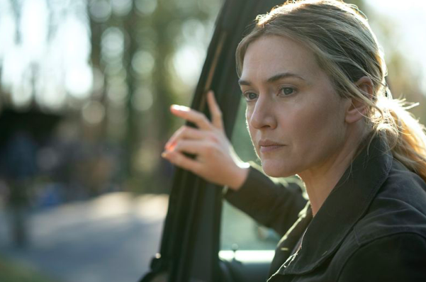 Kate Winslet sebagai Mare Sheehan dalam 