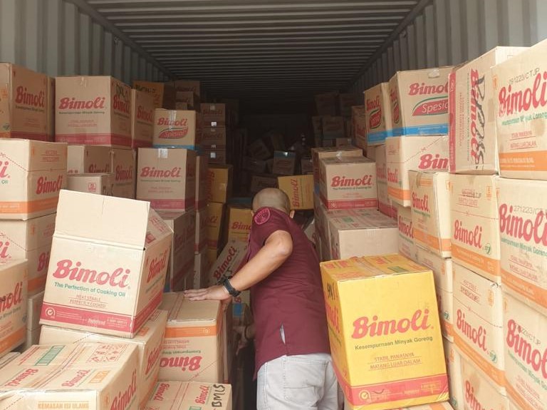 Minyak goreng yang diamankan oleh Kejaksaan Tinggi Negeri DKI Jakarta