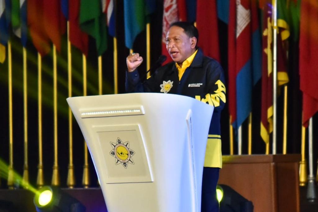 Menpora Zainudin Amali menyampaikan pesan dari Presiden Jokowi dalam Munas Munas IX AMPI di Gedung Merdeka, Bandung, Minggu (6/3).