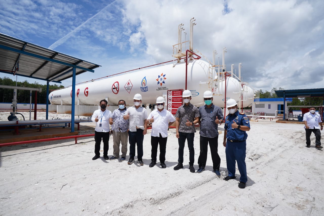 Gubernur Babel Erzaldi Rosman mengunjungi Stasiun Pengisian dan Pengangkutan Elpiji (SPPBE) PT Bukit Intan Sejahtera Sentosa (BISS) 