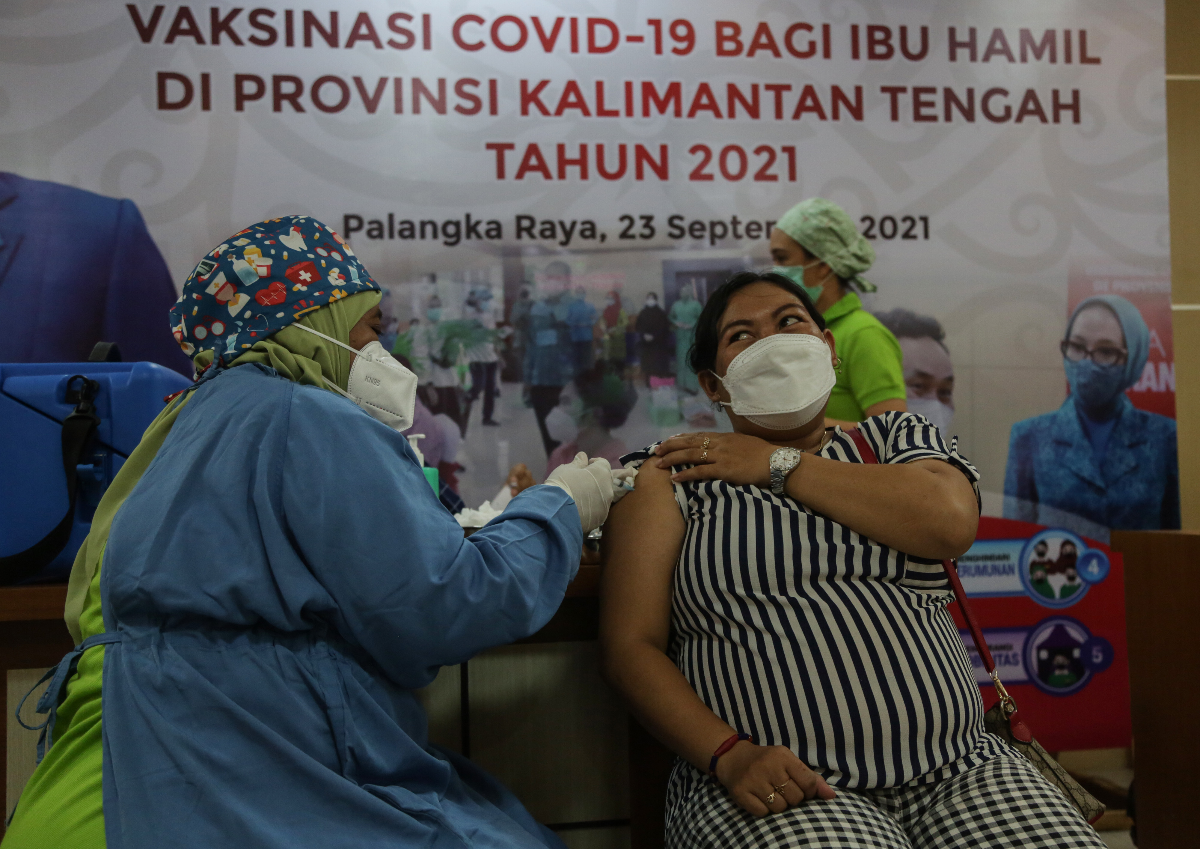 Vaksin Covid-19 Booster Penting untuk Ibu Hamil