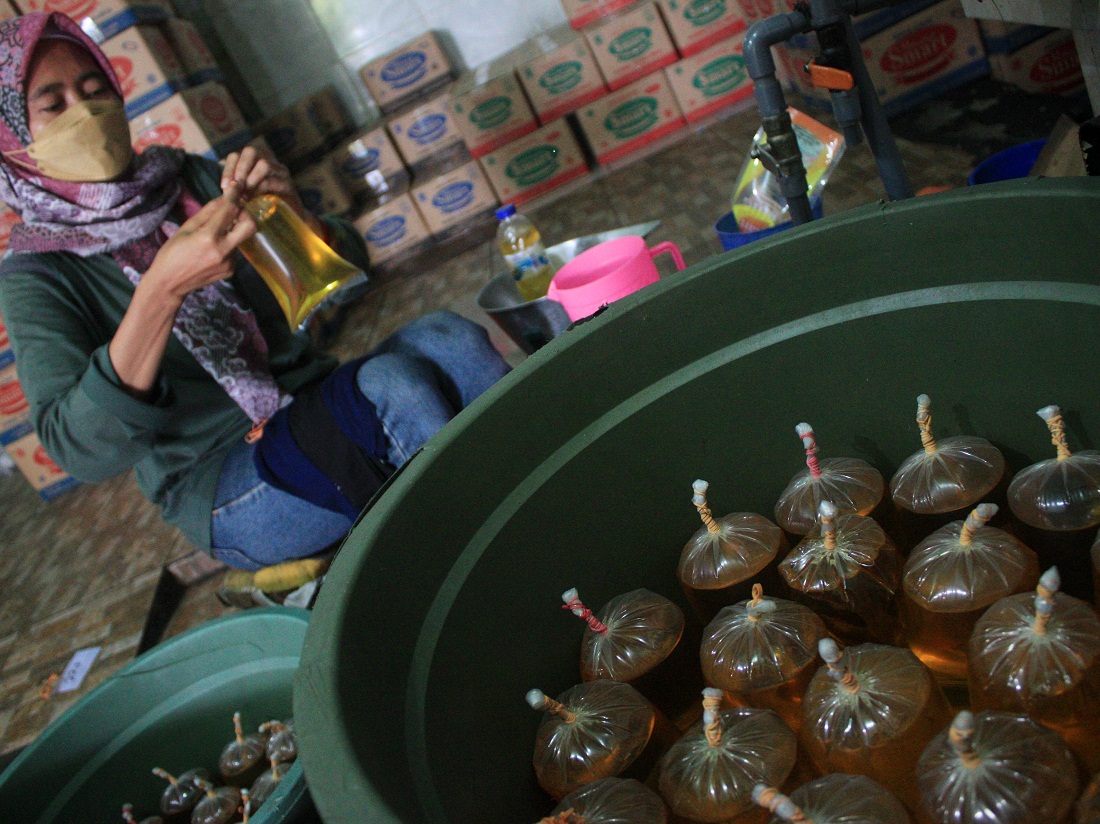 Dinas Perdagangan Klaten Gelar Operasi Pasar Minyak Goreng