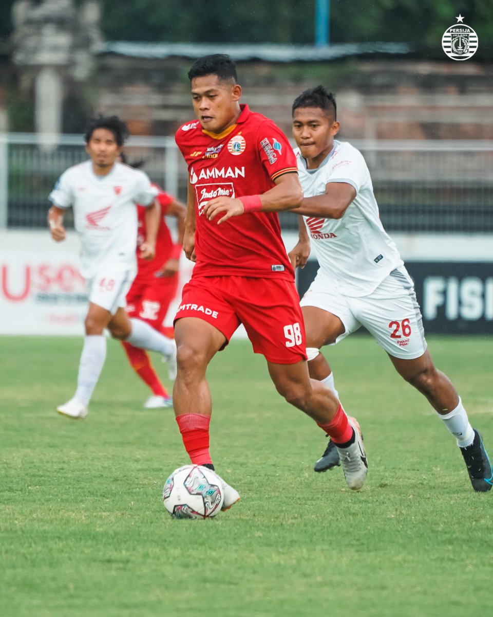 Laga Persija lawan PSM Makassar