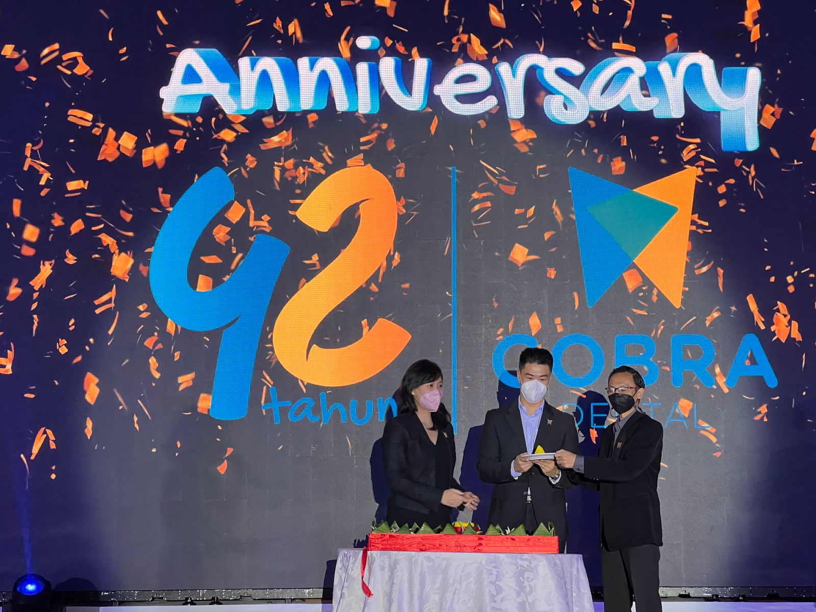 Bertepatan dengan HUT ke-42, Cobra Dental meluncurkan produk dalam negeri dengan brand Summit.